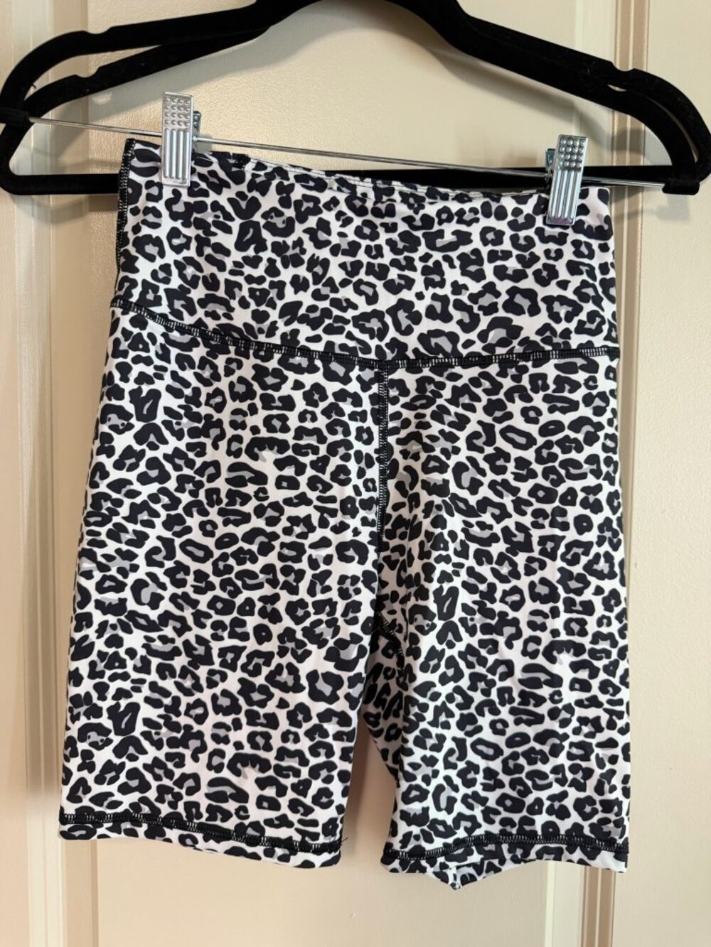 Black & White Leopard Print High-Waisted Biker Shorts | Size XS